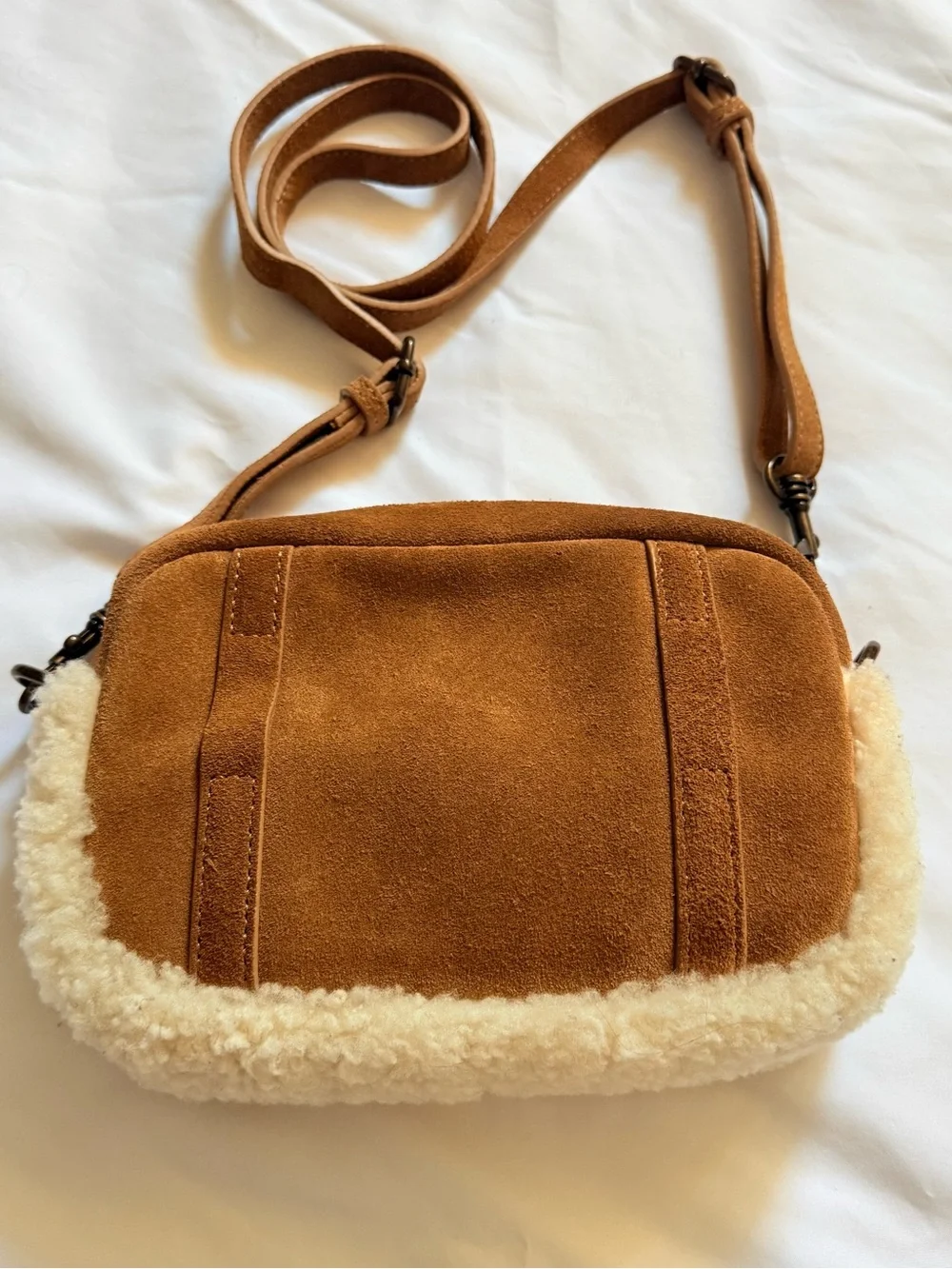 UGG Brown Suede & Cream Sheepskin Trim Crossbody Bag - EUC! Style #1113870